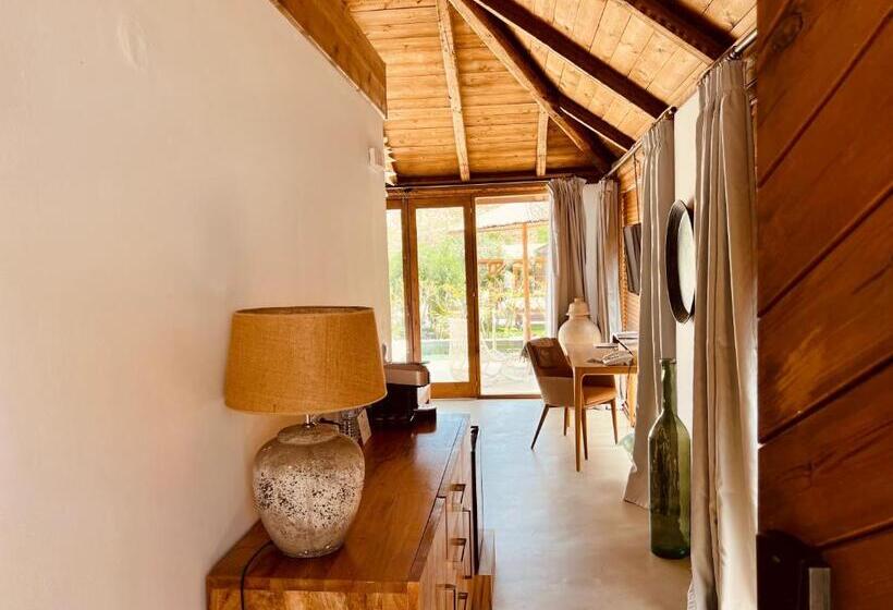 スタンダードバンガロー, Caesars Gardens Hotel & Spa   Adults Only