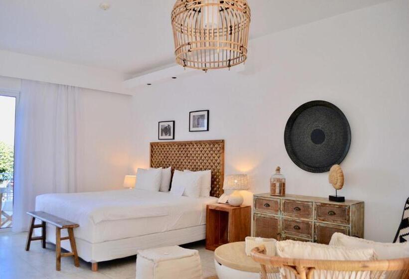 キングサイズベッドのスタンダードルーム, Caesars Gardens Hotel & Spa   Adults Only