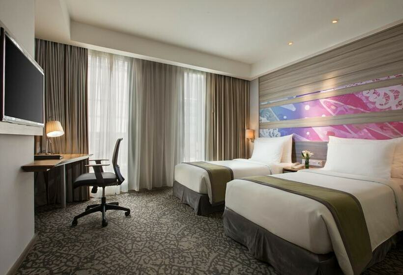 Deluxe Room, Grandhika Iskandarsyah