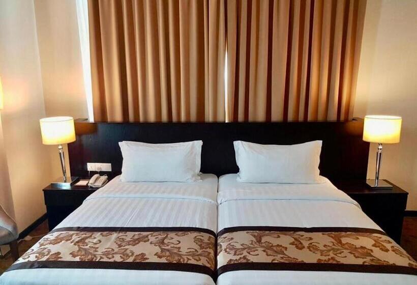 غرفة قياسية مطلة على المدينة, Pan Borneo Hotel Kota Kinabalu