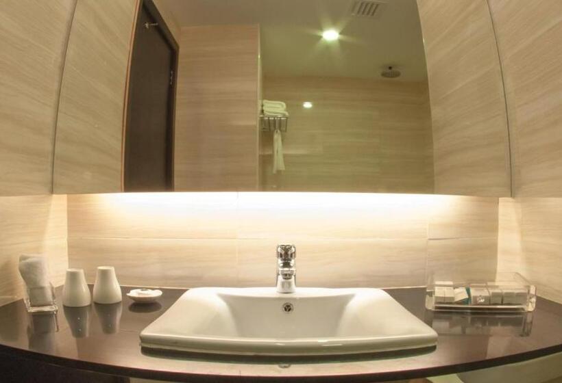 غرفة قياسية مطلة على المدينة, Pan Borneo Hotel Kota Kinabalu