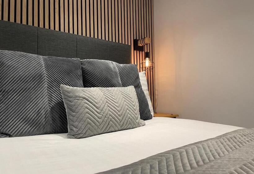 ファミリールーム, Prince Llewelyn