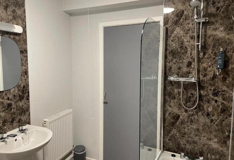 ファミリールーム, Prince Llewelyn