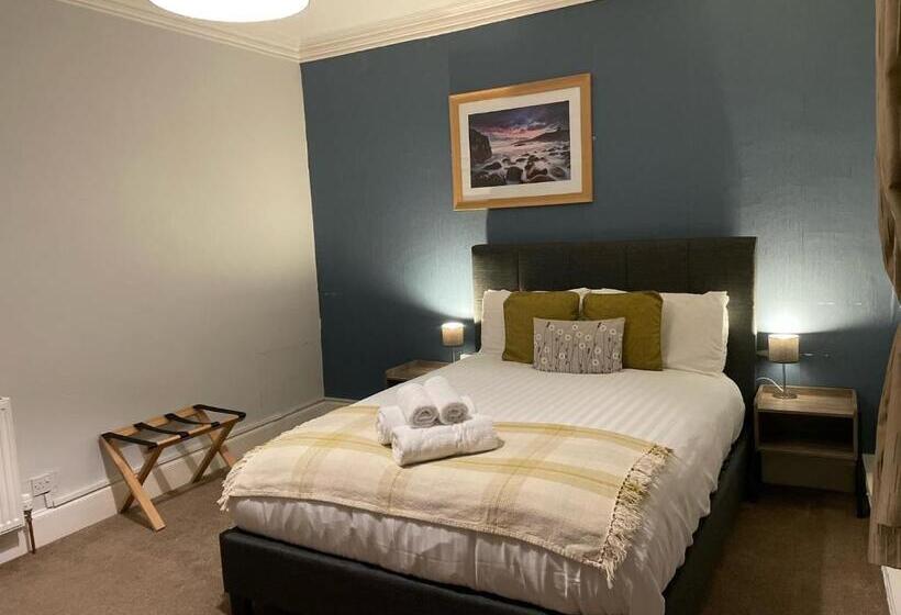 バス共有のスタンダードルーム, Prince Llewelyn