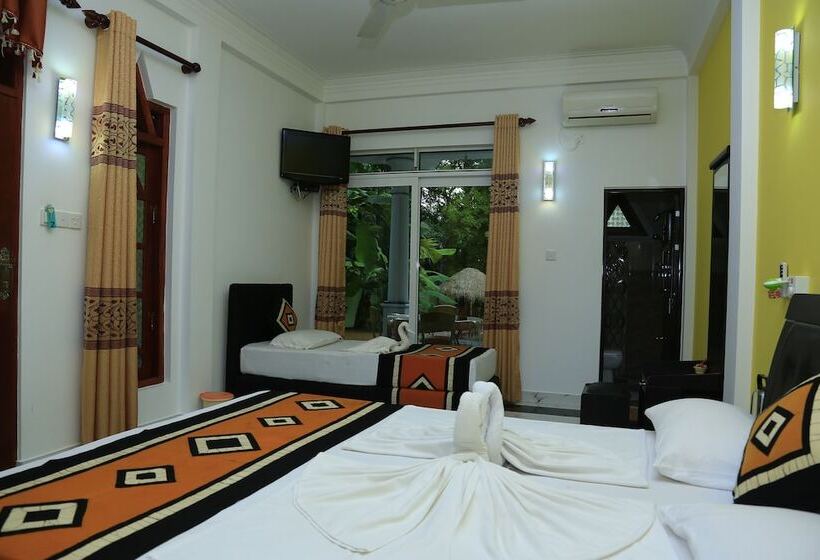 豪华三人间, River Front