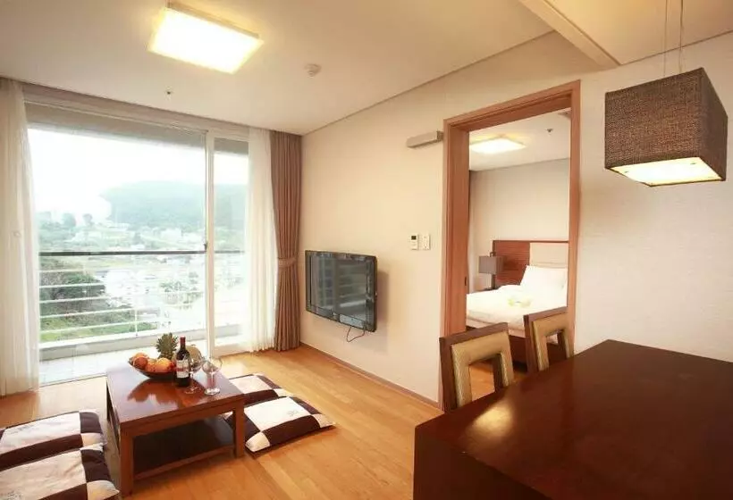 آپارتمان 1 خوابه با چشم‌انداز, Riviera Geoje