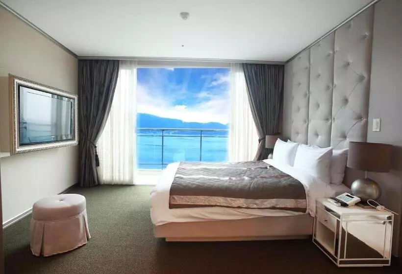 سوئیت رویال, Riviera Geoje