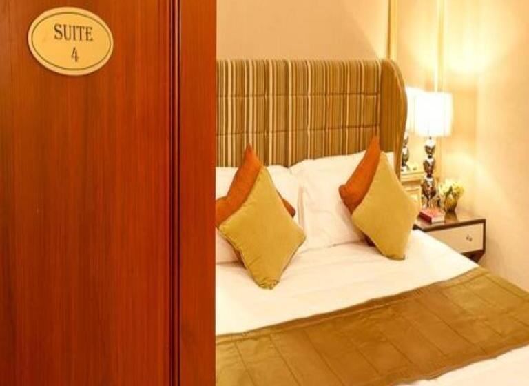 سوییت جونیور, Royal Garden