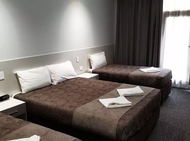 اتاق خانوادگی, Naracoorte Hotel Motel