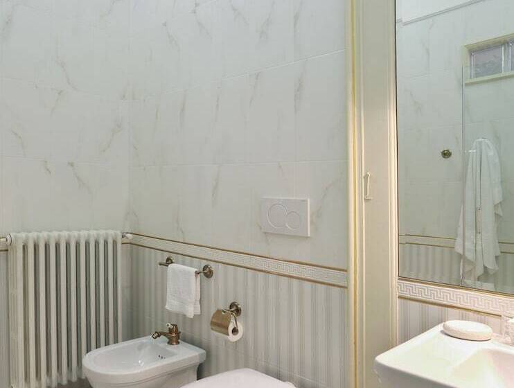 Номер Deluxe, Personè Palace