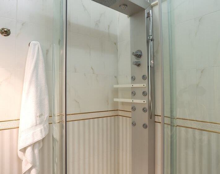 Номер Deluxe, Personè Palace