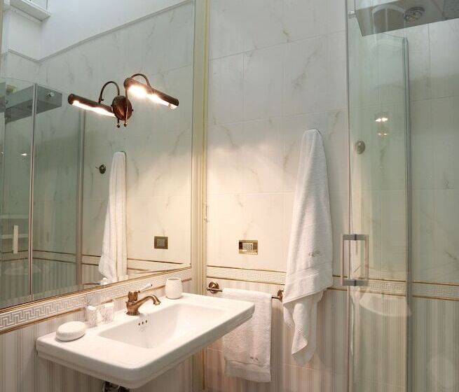 Номер Deluxe, Personè Palace