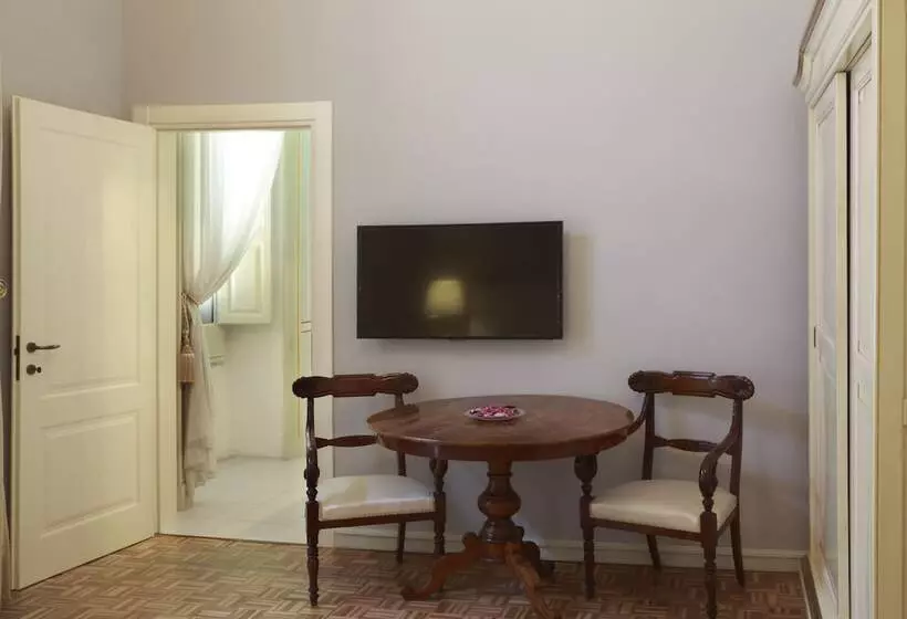 Habitació Superior, Personè Palace