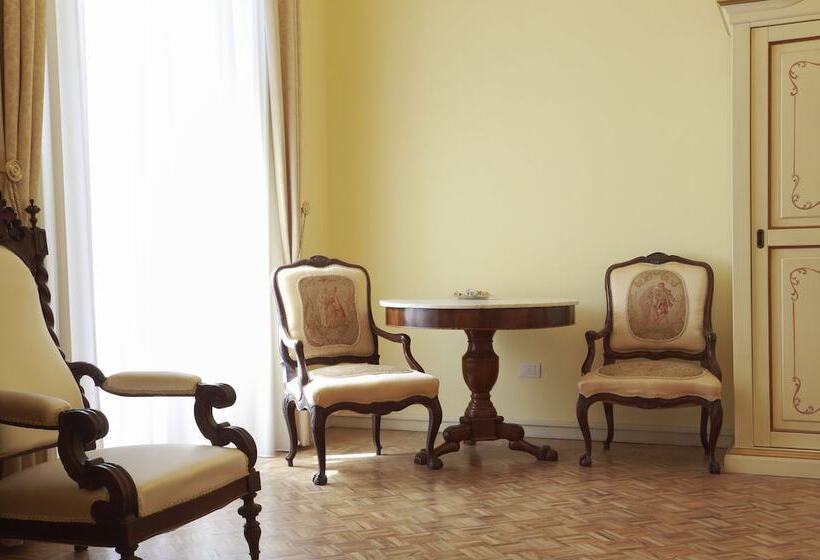 Люкс Повышенной Комфортности, Personè Palace