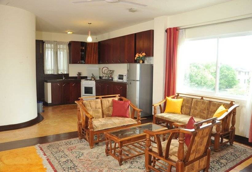 ２ベッドルームアパートメント, Prestige Court