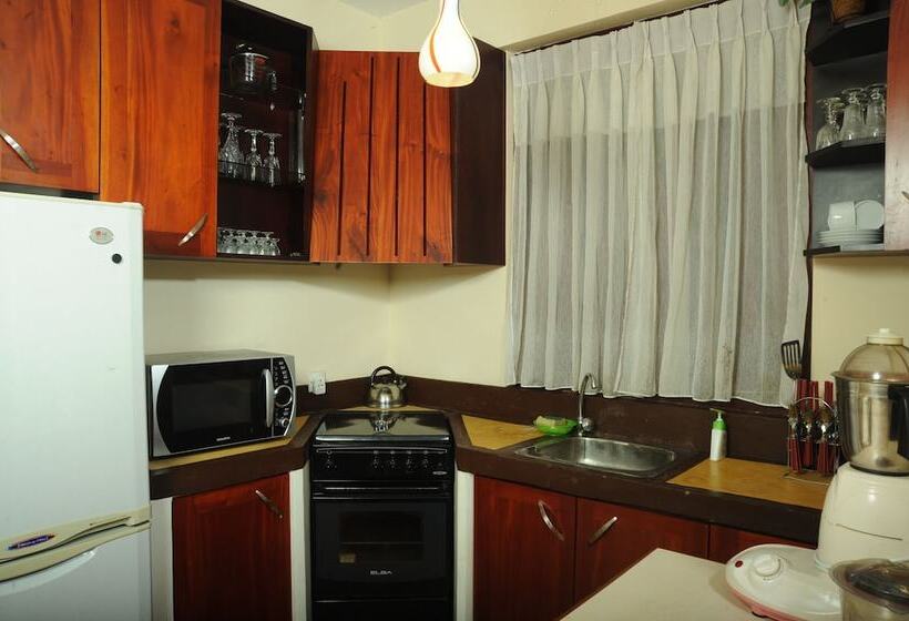 ２ベッドルームアパートメント, Prestige Court