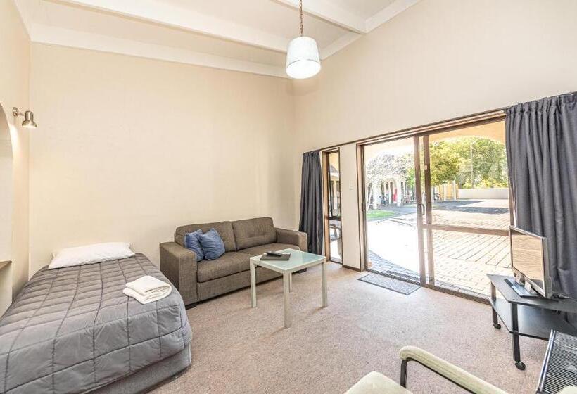 Апартаменты 1 Спальня, Riverside Motel
