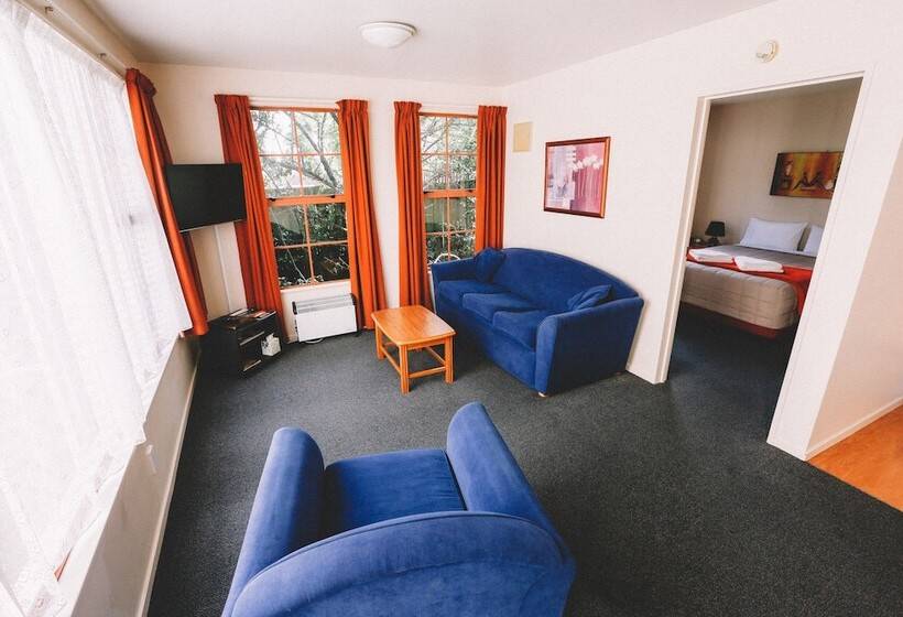 Люкс, Addington Stadium Motel