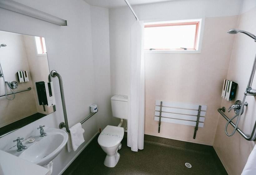 Люкс, Addington Stadium Motel