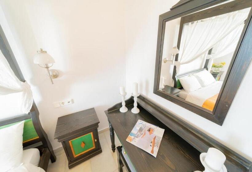 דירת חדר, Antonina