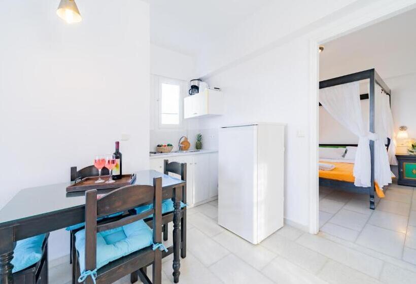 Family Suite, Antonina
