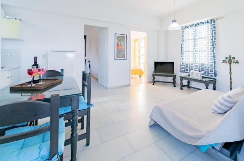 סוויטה משפחתית, Antonina