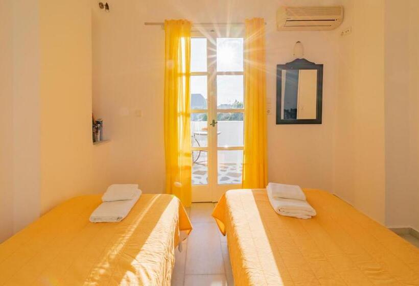 Family Suite, Antonina