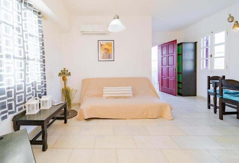 סוויטה משפחתית, Antonina