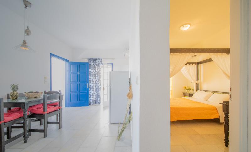 דירת חדר, Antonina