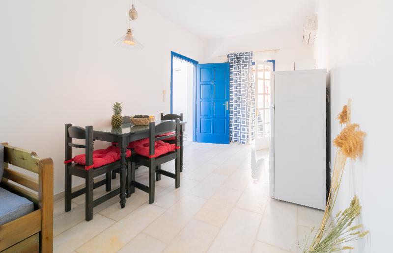 דירת חדר, Antonina