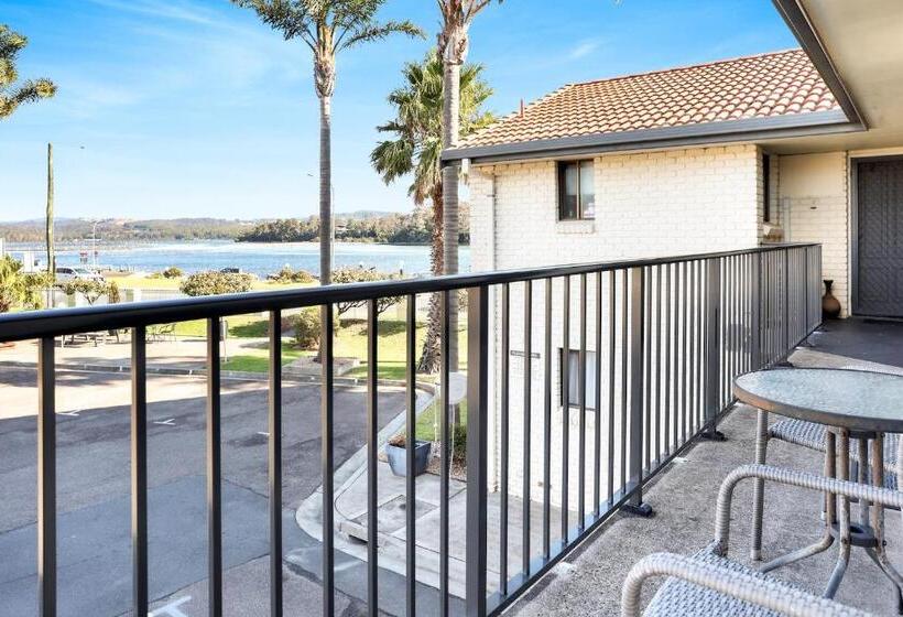 דירת חדר, Aquarius Merimbula