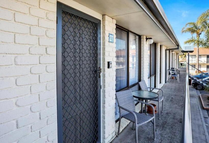 דירת חדר, Aquarius Merimbula