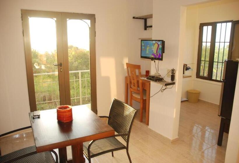 استودیوی لوکس, E&j Boutique Residences