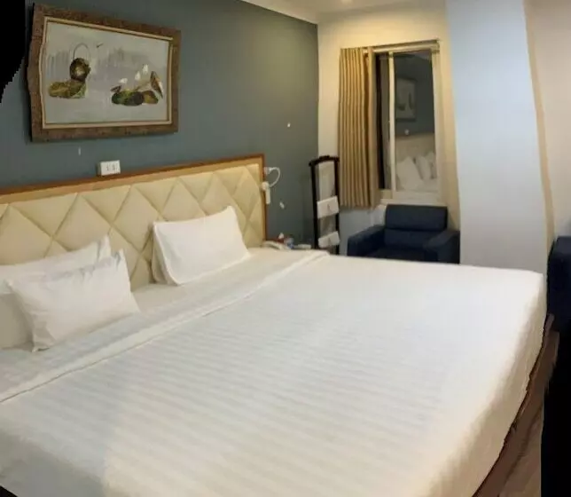 Deluxe Room, A25 Hotel   61 Lương Ngọc Quyến
