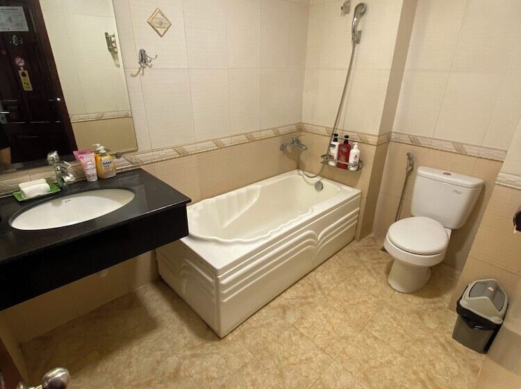 Deluxe Room, A25 Hotel   61 Lương Ngọc Quyến