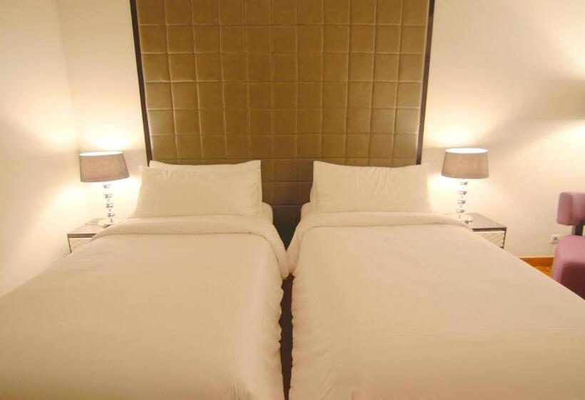 Habitació Deluxe, Diradja