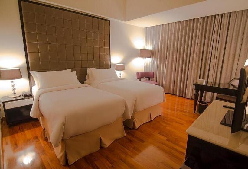 Habitació Deluxe, Diradja