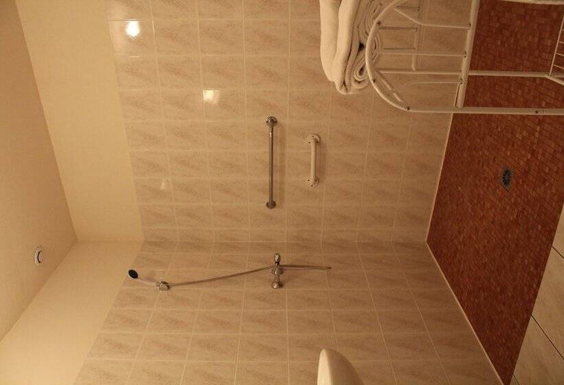 스탠다드 룸, Hôtel Restaurant Le Phénix