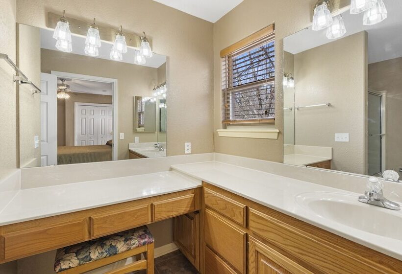 شقة غرفة واحدة, Stonebridge Village Resort