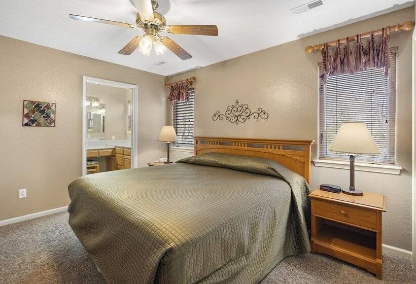 شقة غرفة واحدة, Stonebridge Village Resort