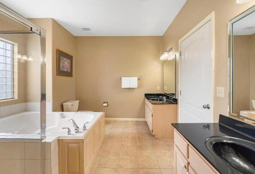 شقة غرفة واحدة, Stonebridge Village Resort