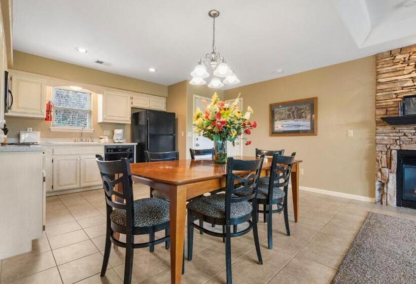 شقة غرفة واحدة, Stonebridge Village Resort