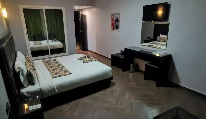 اتاق استاندارد یک نفره, Swani