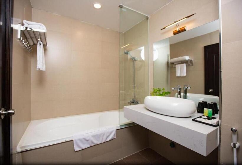 اتاق لوکس با بالکن, Thang Long Espana