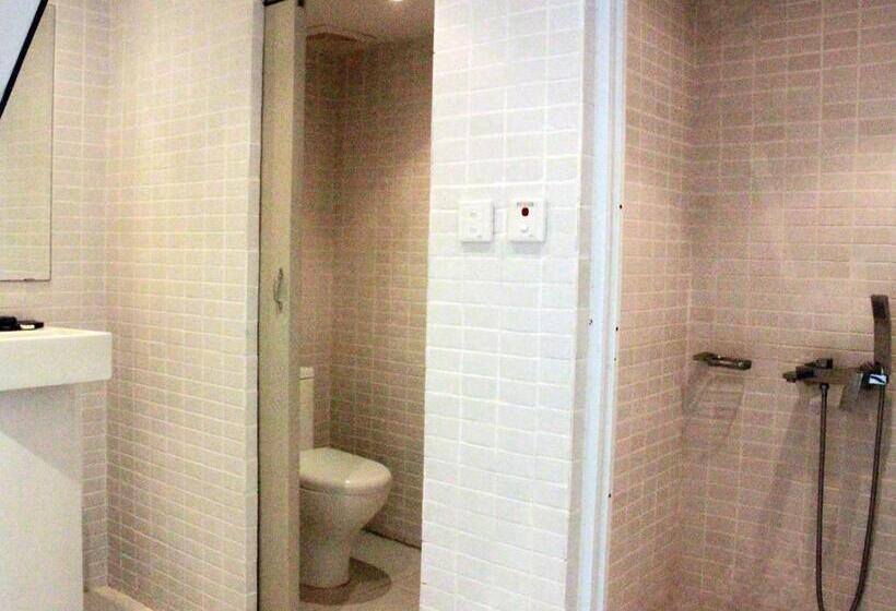 اتاق لوکس با چشم‌انداز شهر, Thang Long Espana