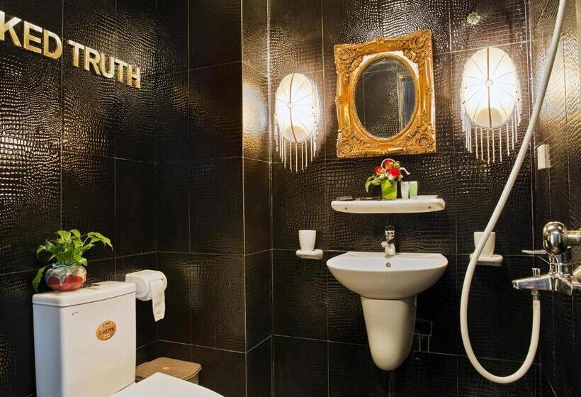 اتاق لوکس با چشم‌انداز شهر, Thang Long Espana