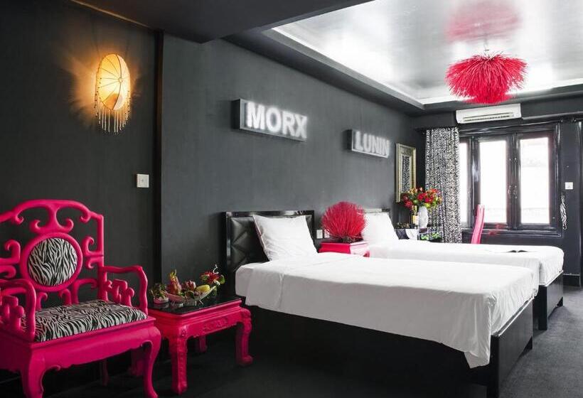 اتاق لوکس با چشم‌انداز شهر, Thang Long Espana