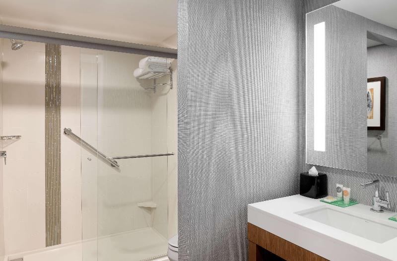 اتاق لوکس, Thang Long Espana