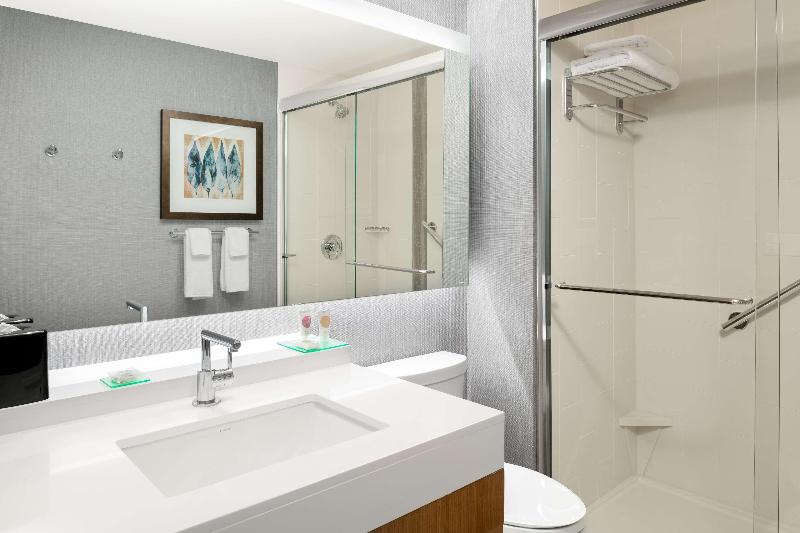 اتاق لوکس, Thang Long Espana