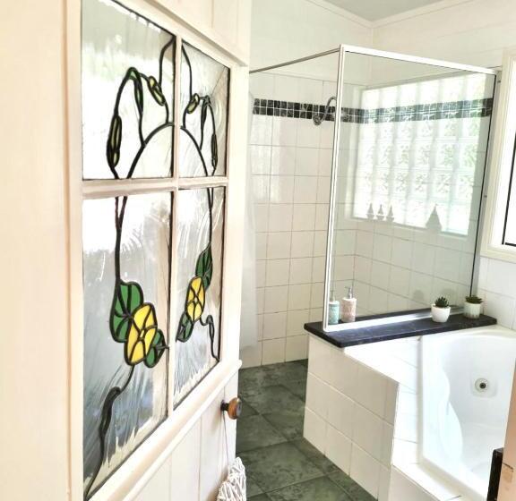 اتاق استاندارد با وان آب گرم, Arcadia House